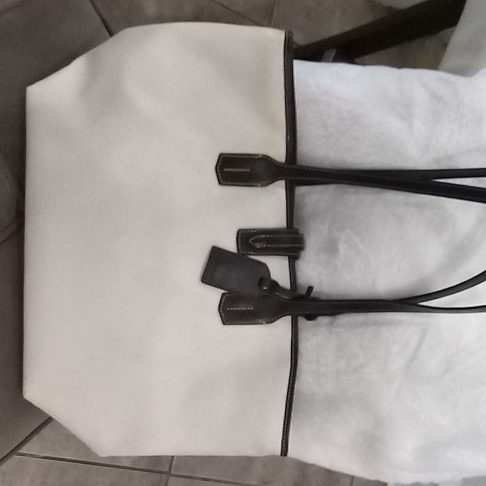 Tote - Picture 2 of 4